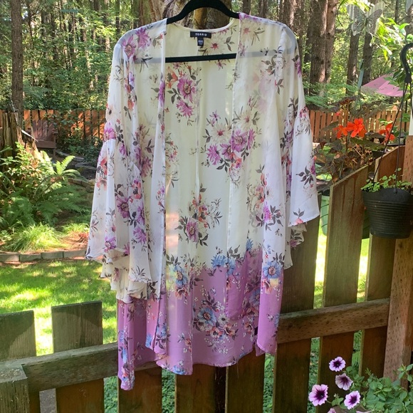 torrid Tops - Torrid Floral Kimono in floral print
